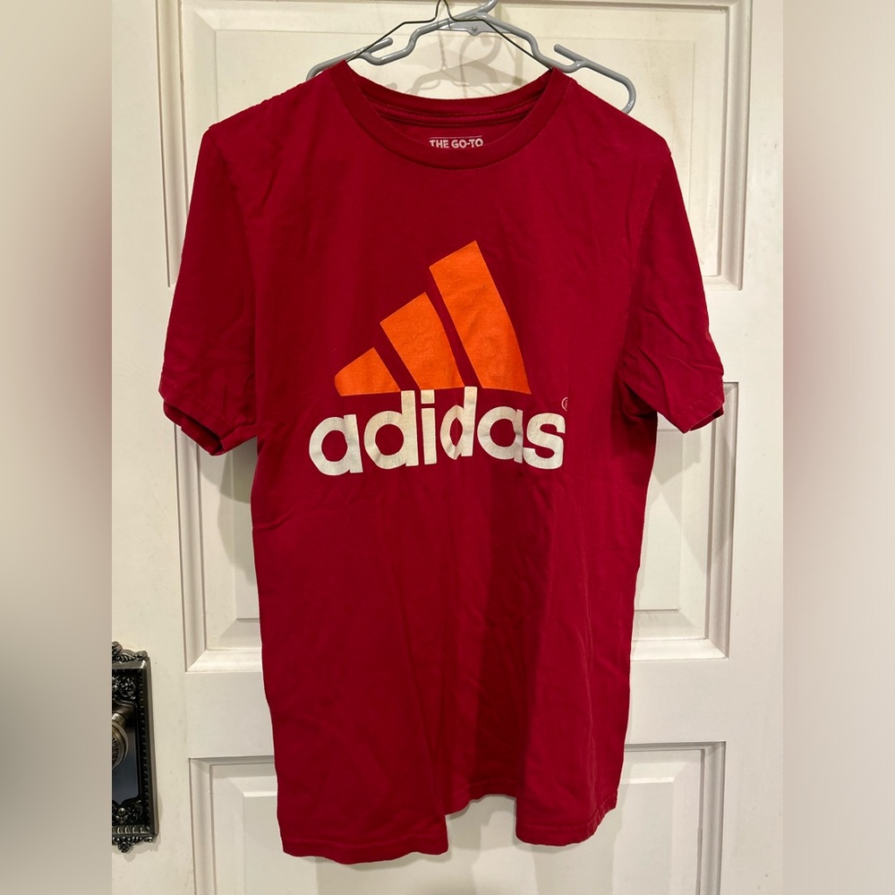 ADIDAS men’s red tshirt size Medium